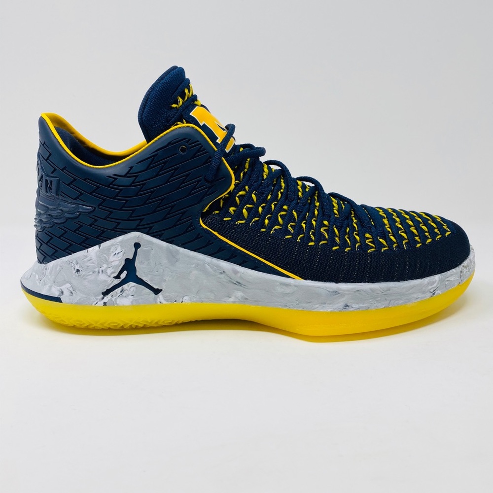 Jordan XXXII 32 Michigan Edition - Picture 5 of 7